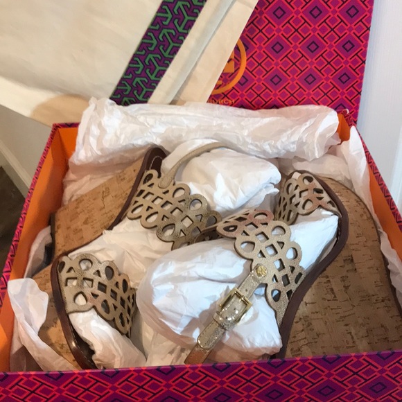 COPY - Tory Burch Wedge Sandal - Picture 6 of 8